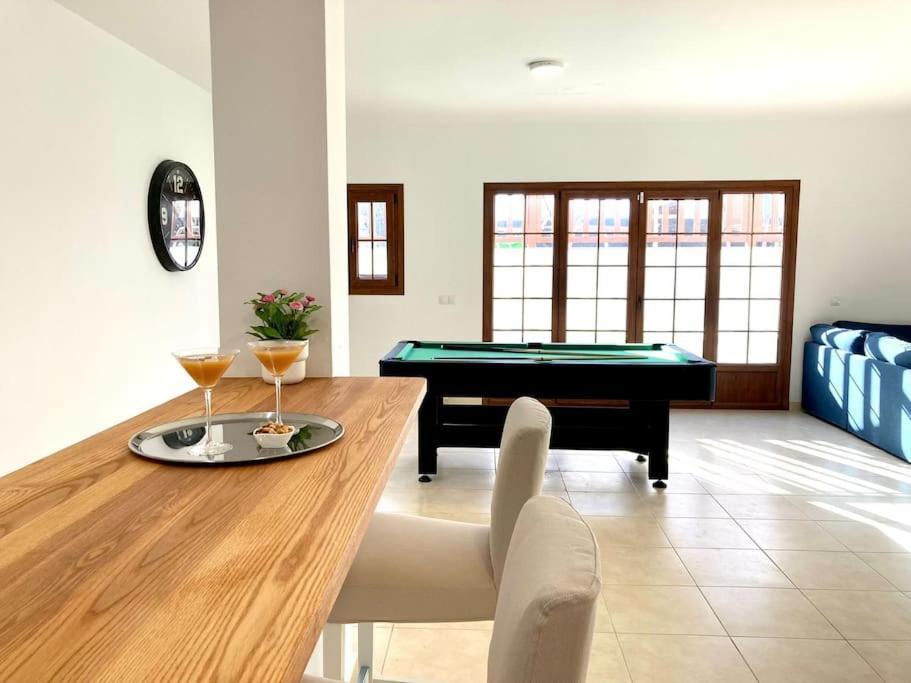 Luxury 4-Bedroom Villa With Heated Pool + Sea View Playa Blanca  Eksteriør billede