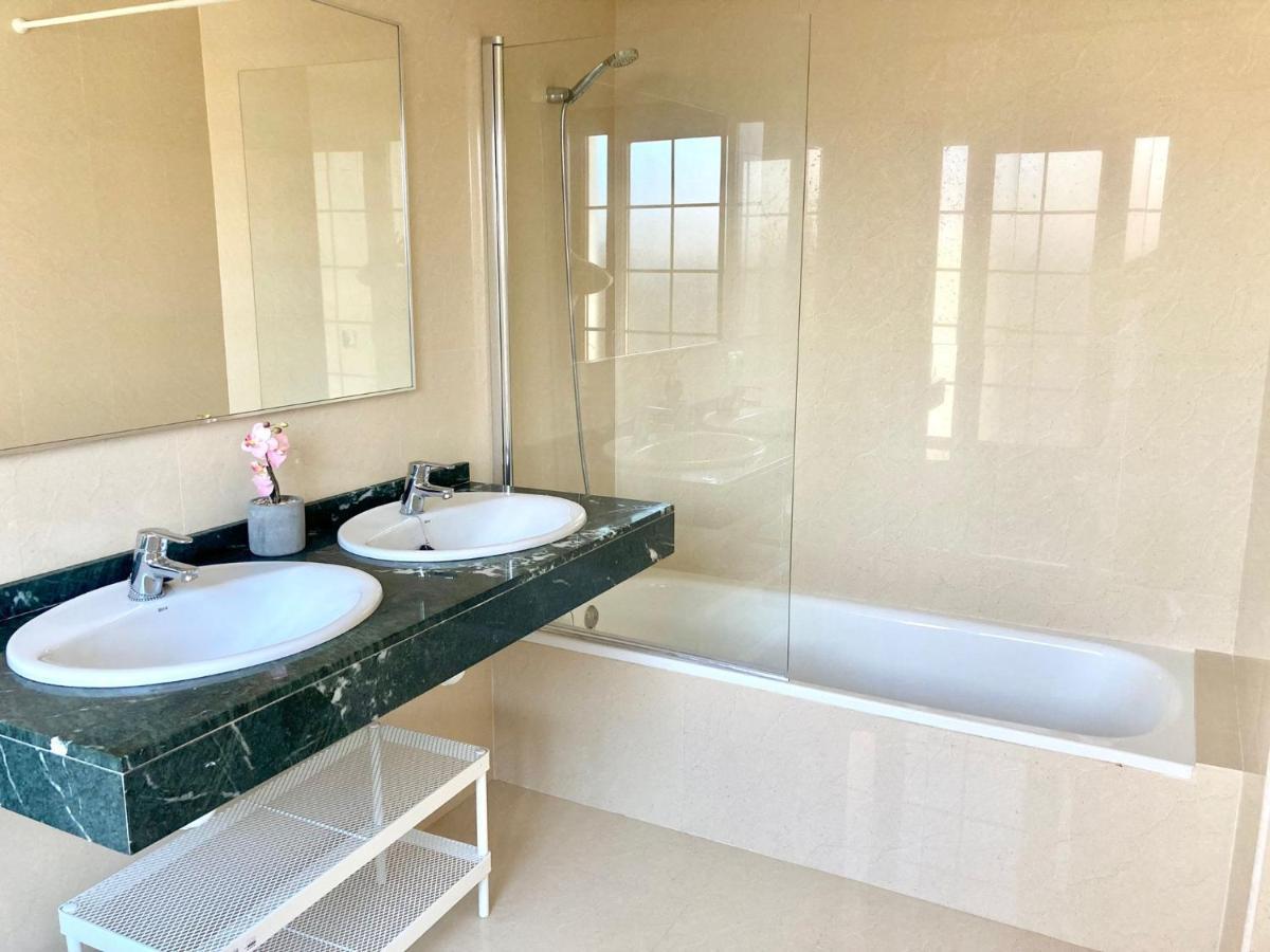 Luxury 4-Bedroom Villa With Heated Pool + Sea View Playa Blanca  Eksteriør billede