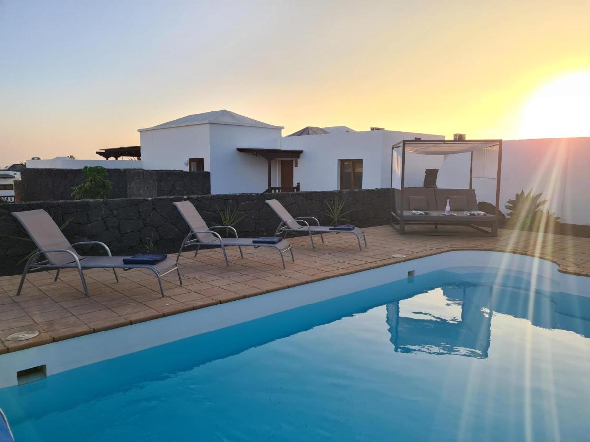 Luxury 4-Bedroom Villa With Heated Pool + Sea View Playa Blanca  Eksteriør billede